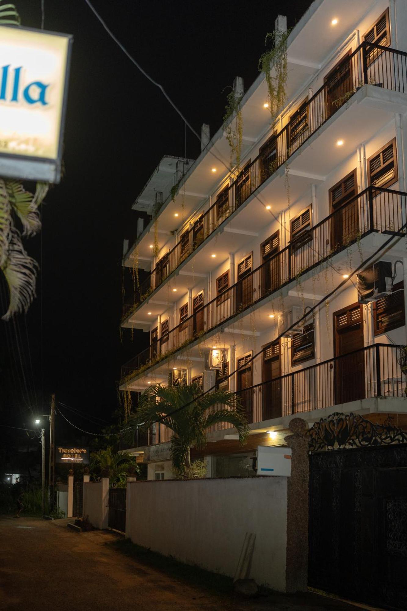 Traveller'S Hotel Hikkaduwa Exterior photo